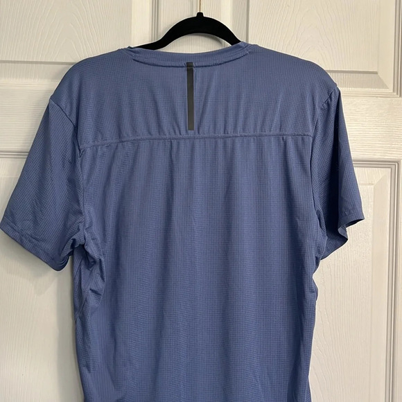 Unipro men’s dry-fit tee size medium - Picture 7 of 7